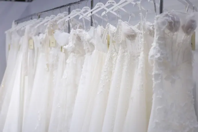 Razprodaja poročnih oblek